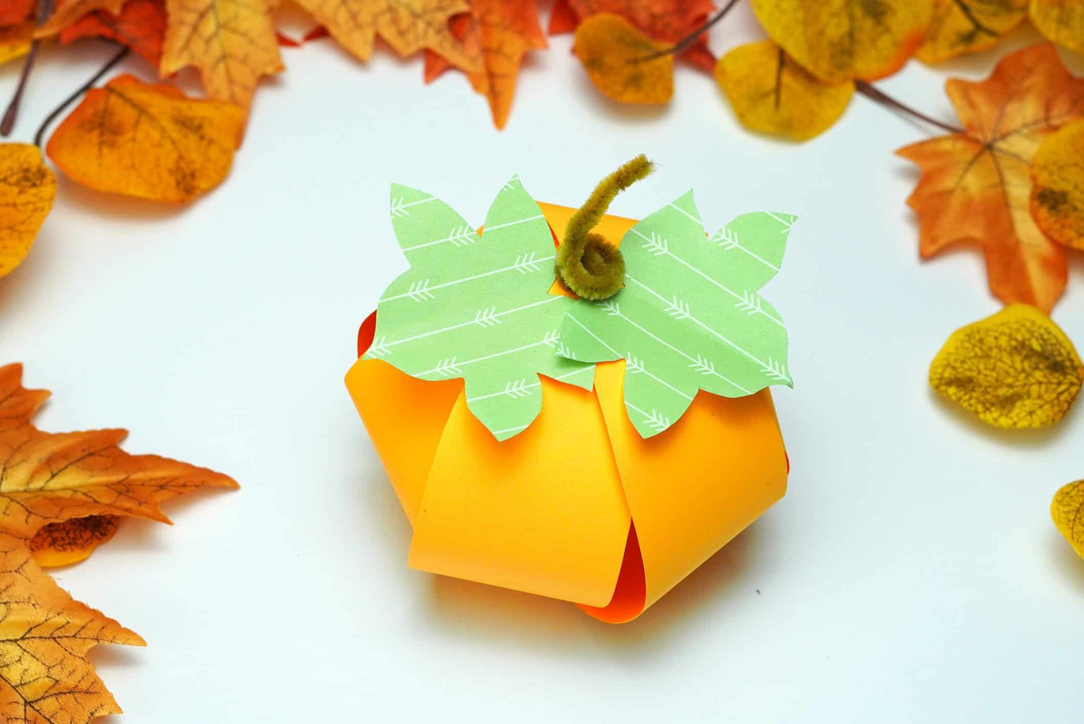 Free Printable Pumpkin Craft Template for fall for preschoolers kids and toddlers