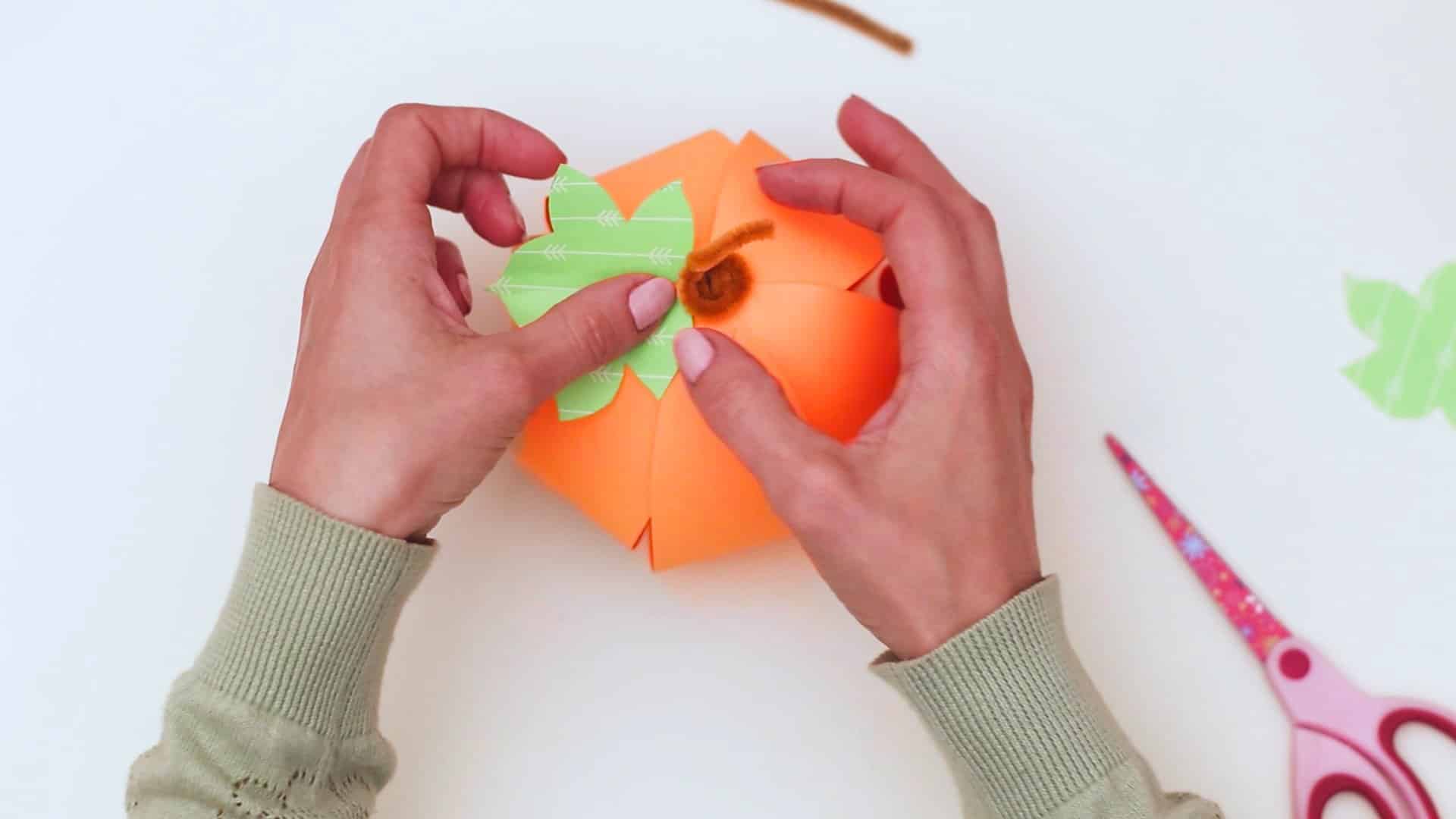 Free Printable Pumpkin Craft Template for fall for preschoolers kids and toddlers