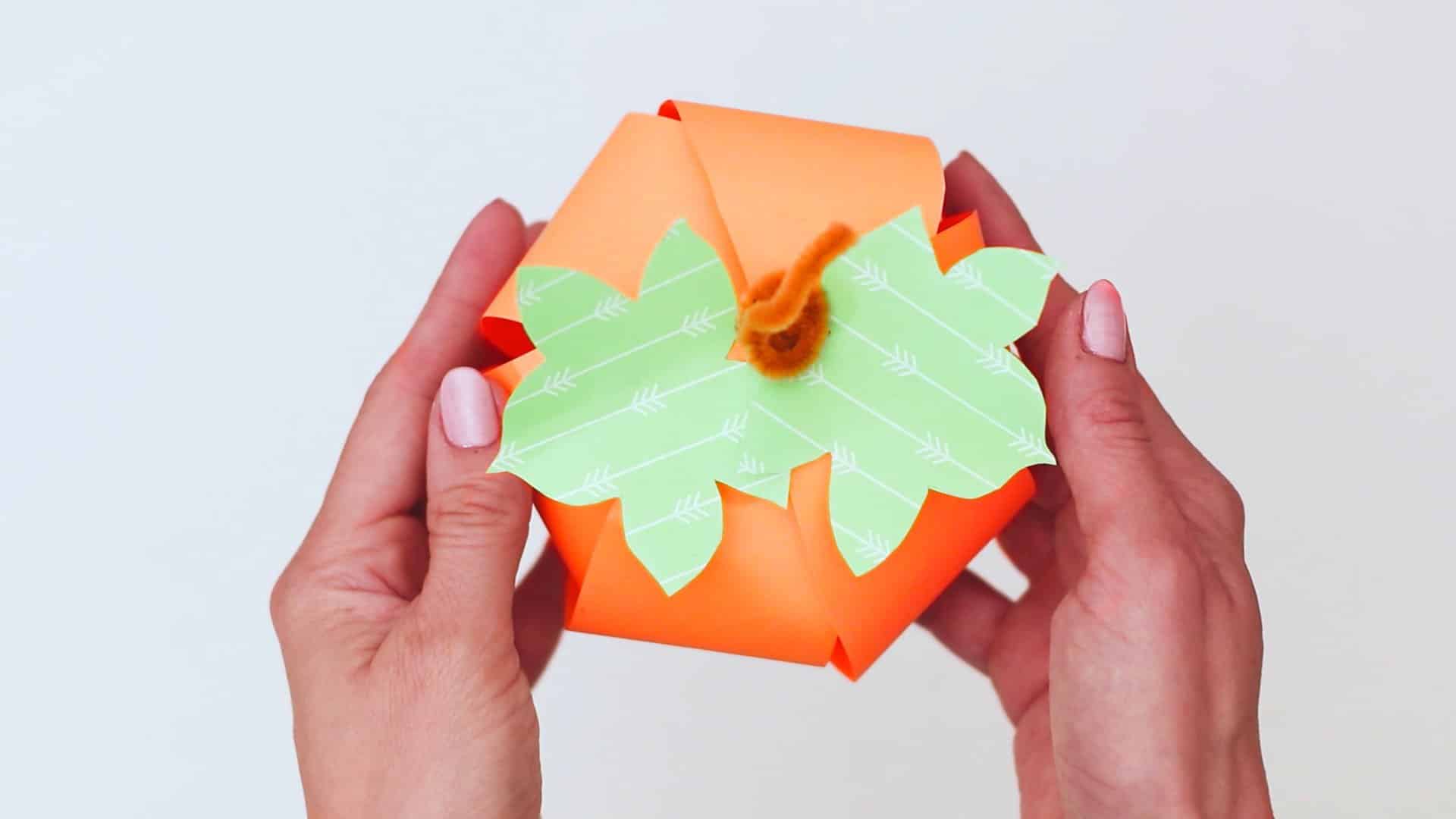 Free Printable Pumpkin Craft Template for fall for preschoolers kids and toddlers