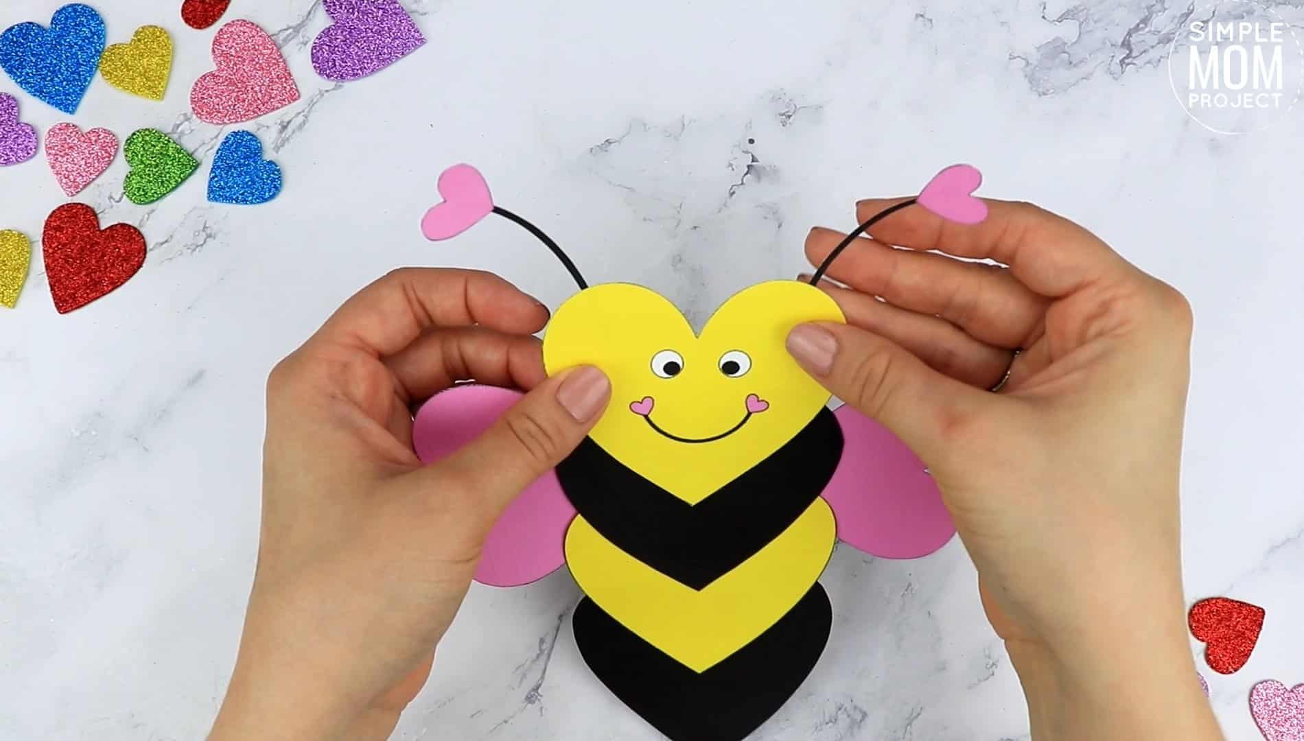 Free printable heart bee craft template for kids preschoolers toddlers