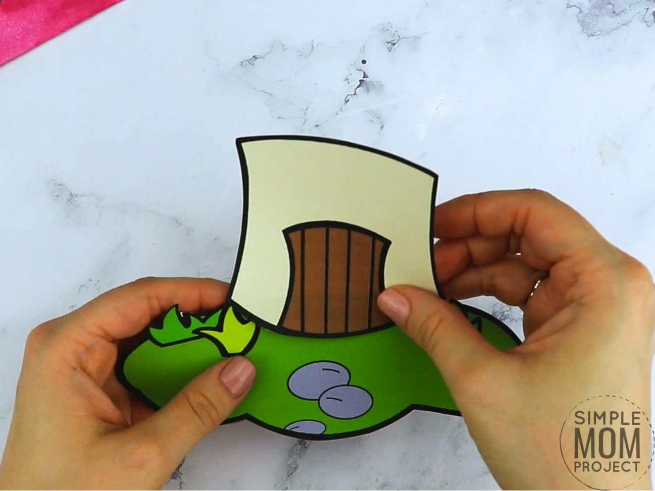 Free printable mushroom coloring page template for kids, preschoolers and kindergartners