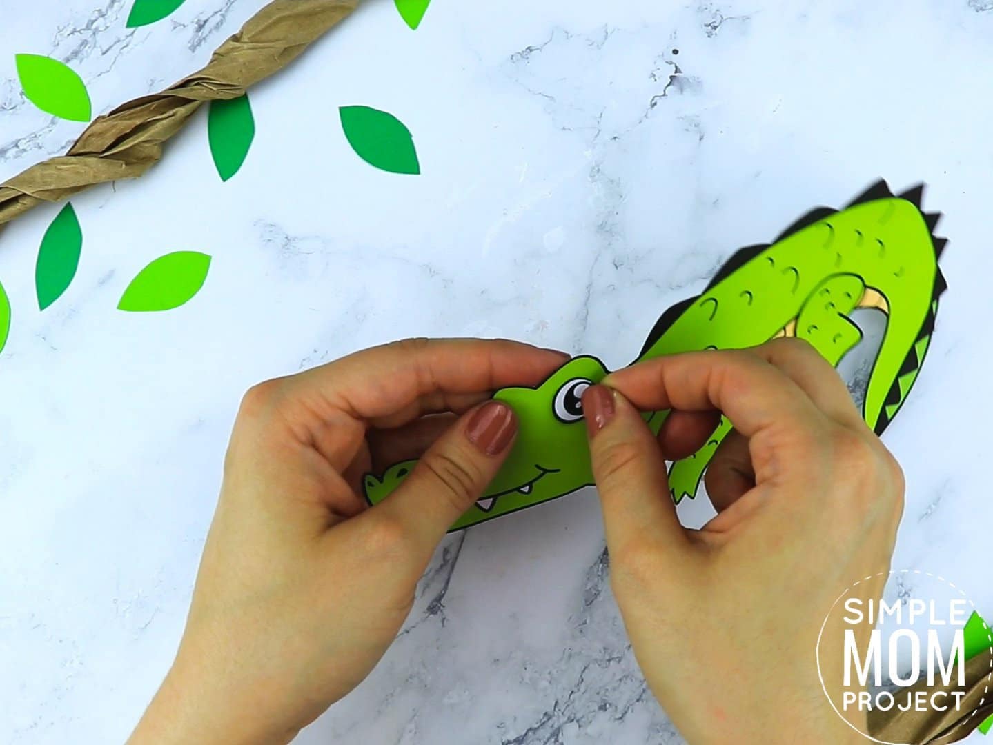 Free Printable Crocodile Craft for preschoolers, toddlers and kindergartners