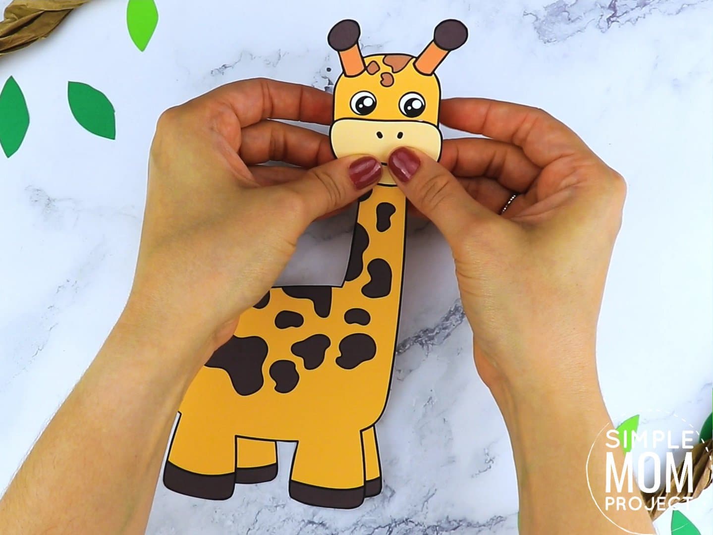 Free Printable Giraffe Craft for preschoolers, toddlers and kindergartners