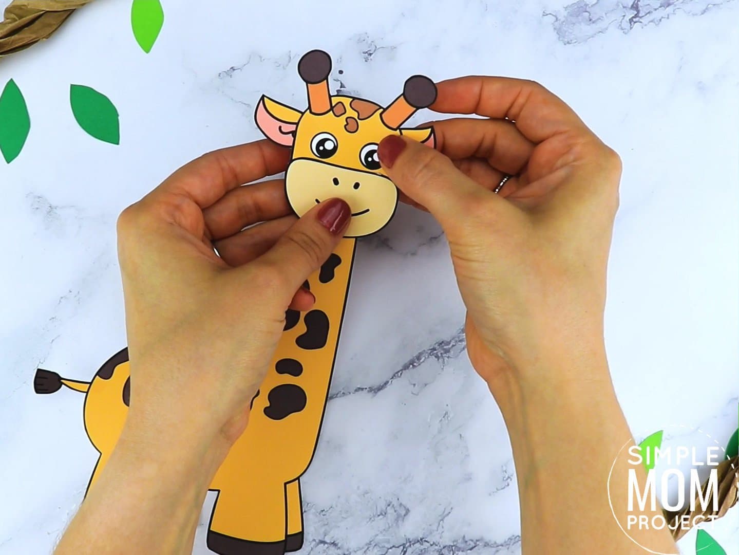 Free Printable Giraffe Craft for preschoolers, toddlers and kindergartners
