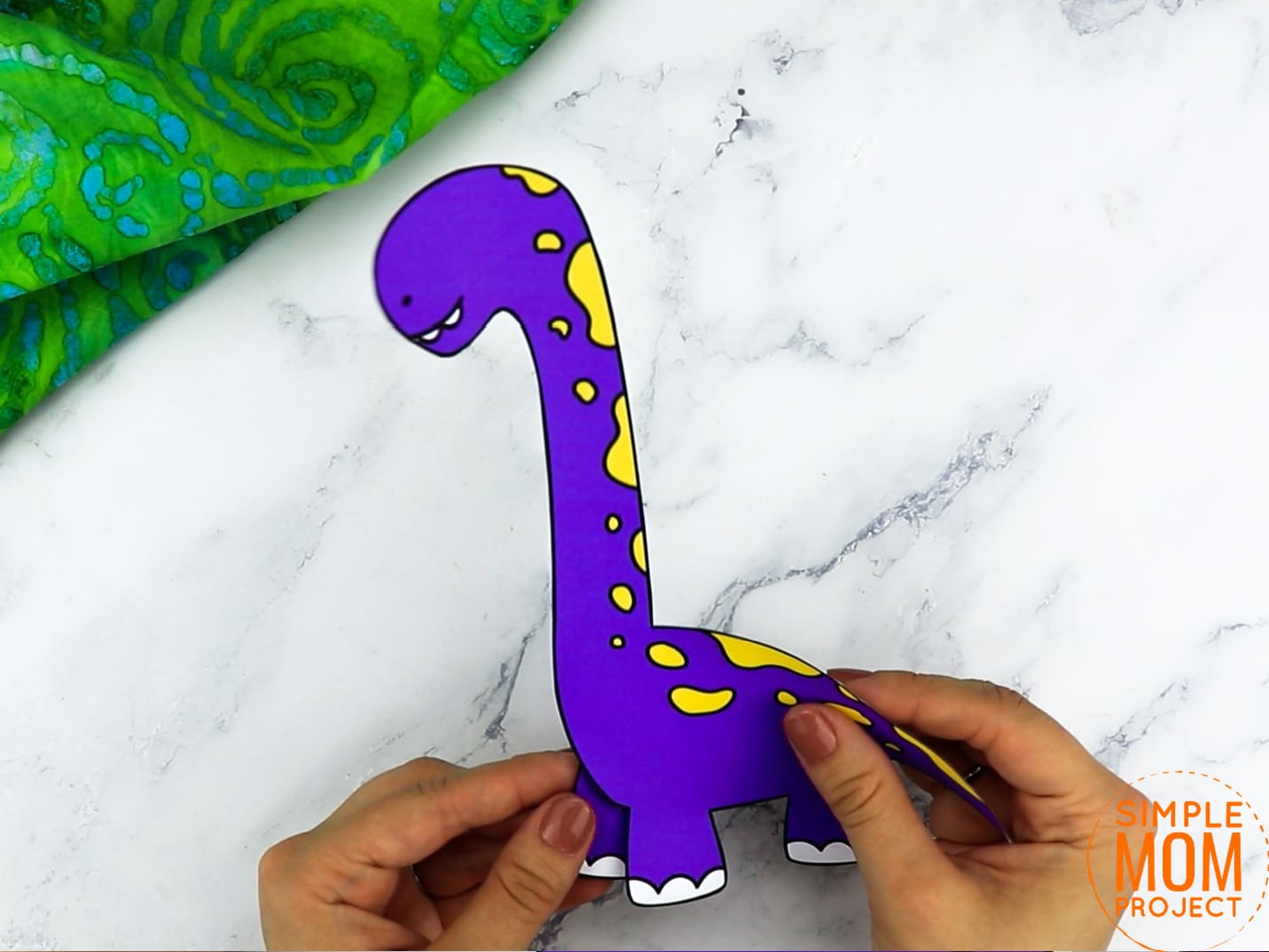 Free Printable Brachiosaurus Dinosaur Craft for Preschoolers, toddlers and kindergartners