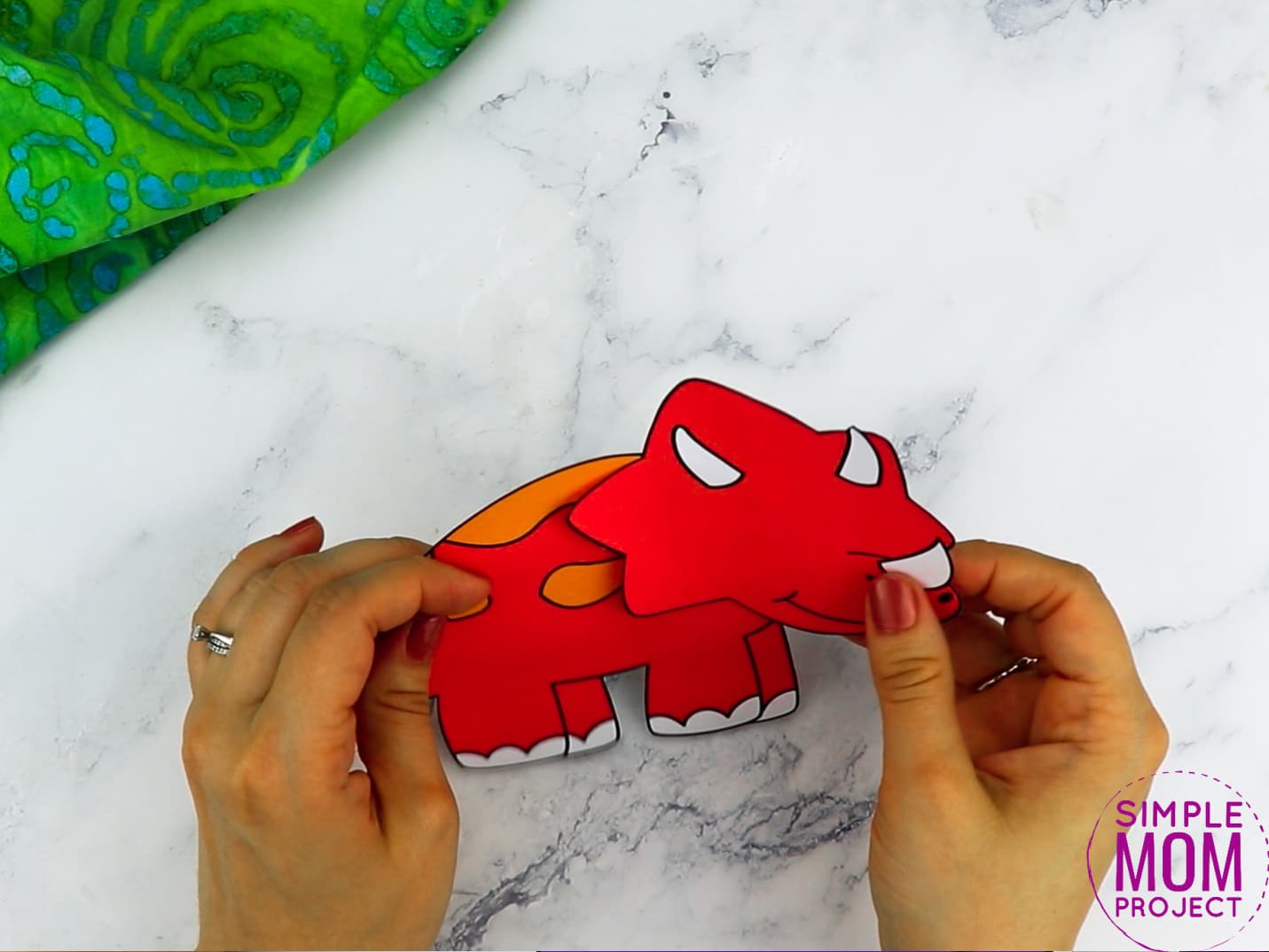 Free Printable Triceratops Dinosaur Craft for Preschoolers, toddlers and kindergartners