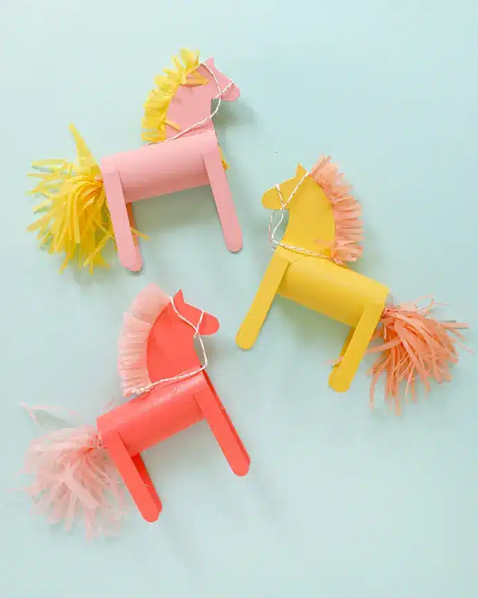Horse crafts are a great and fun activity for horse camp and good paper horse crafts for children, kids, toddler, elementary, preschooler 9